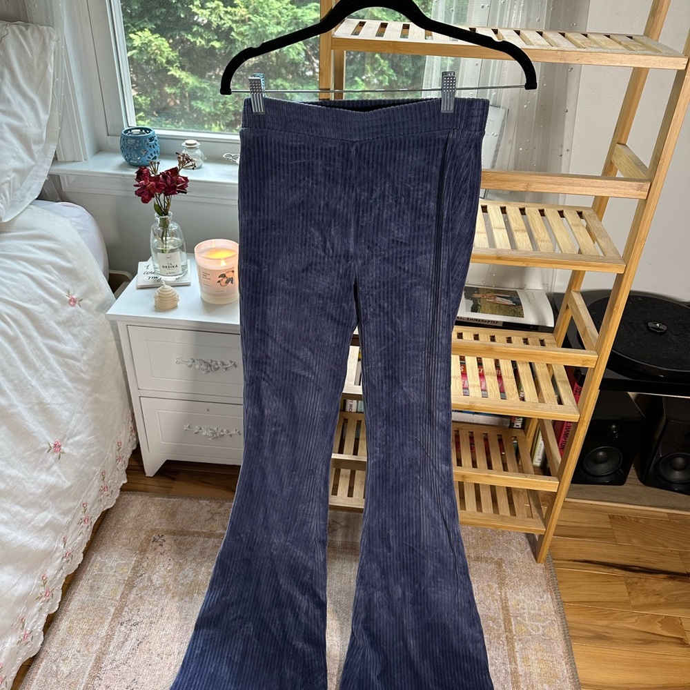 areie blue flare leggings
